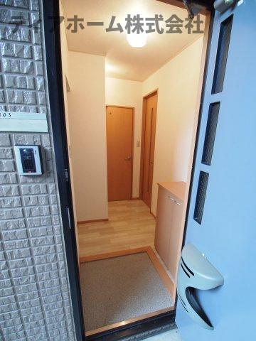玄関　ゆったりとした玄関です