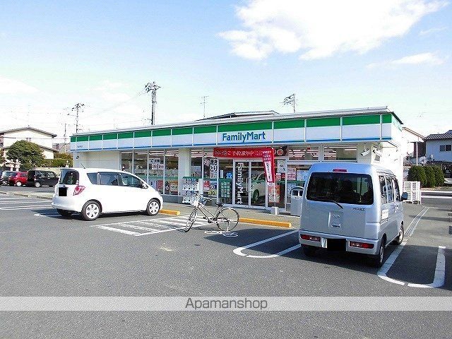 コンビニ　ファミリーマート坪生店（コンビニ）まで450m