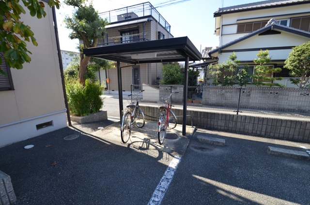 その他共有部分　屋根付きの駐輪場♪