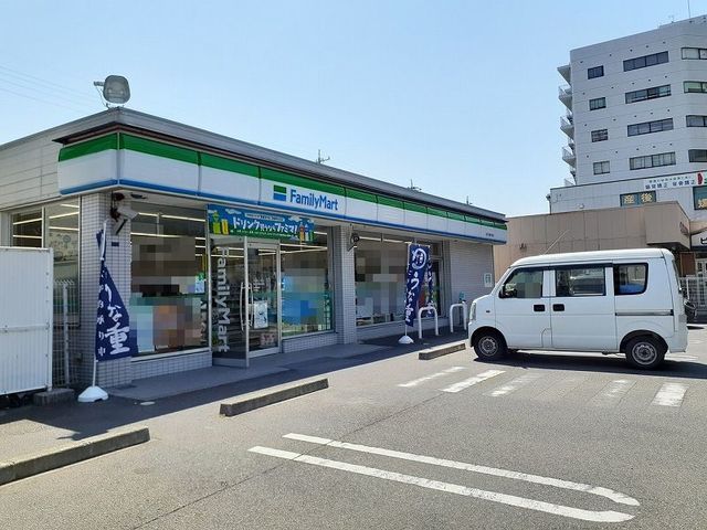 コンビニ　ファミリーマート鵜の森店（コンビニ）まで85m