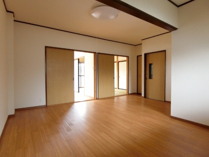 居室・リビング　図面と現状に相違がある場合には現状を優先