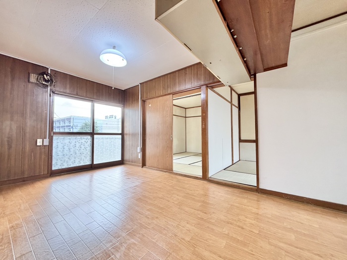 新光陽マンションの居間写真