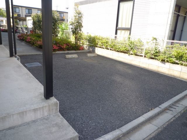 駐車場　敷地内駐車場