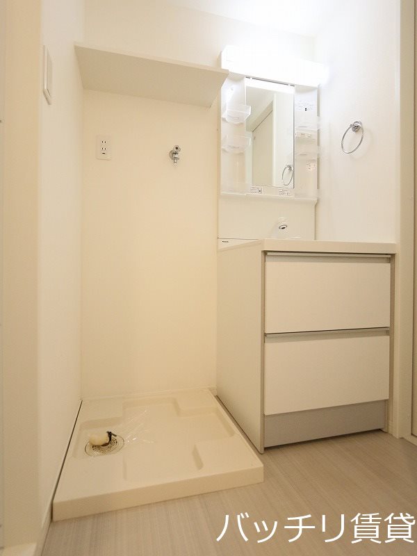 洗面設備　同型タイプの為、現状を優先致します。