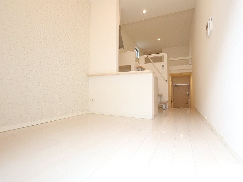 居室・リビング　同型タイプの為、現状を優先致します。