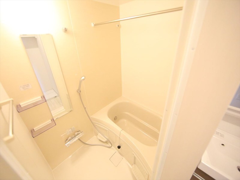 バス・シャワールーム　浴室暖房乾燥機付　追い焚き機能付きお風呂　同仕様写真