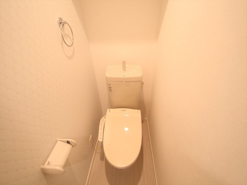 トイレ　温水洗浄暖房便座付トイレ