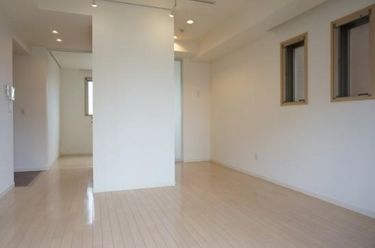 居室・リビング　☆明るい居間☆