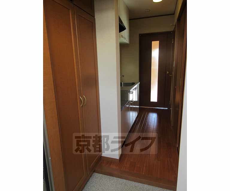 その他部屋・スペース　開放感のある廊下です。