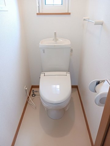 トイレ　清潔感のあるトイレです