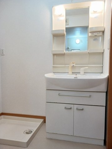 洗面設備　使いやすい洗面所です