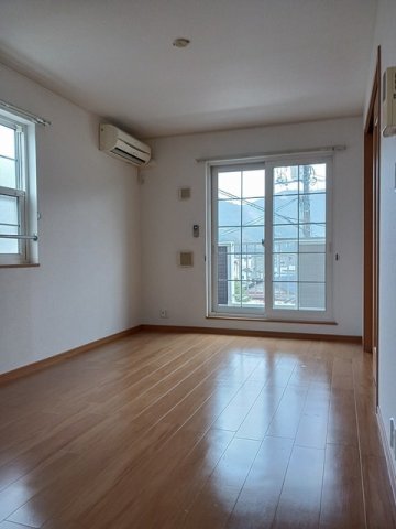 居室・リビング　ゆったり過ごせる居間です