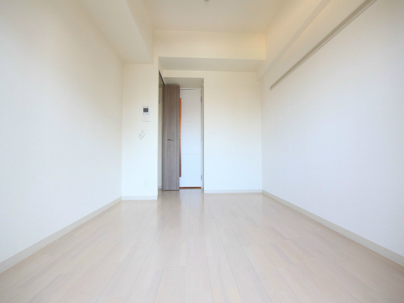 居室・リビング　洋室6.3帖　クローゼット（収納充実してます）