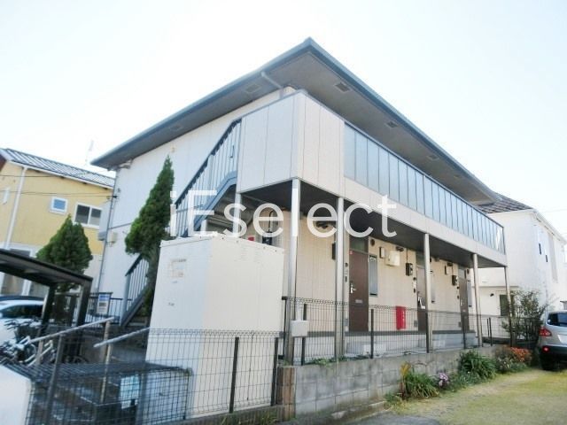 建物外観　閑静な住宅街に立地。