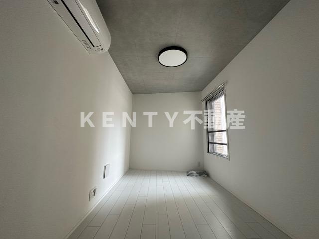 居室・リビング　こちらの居間で趣味の時間をお楽しみください