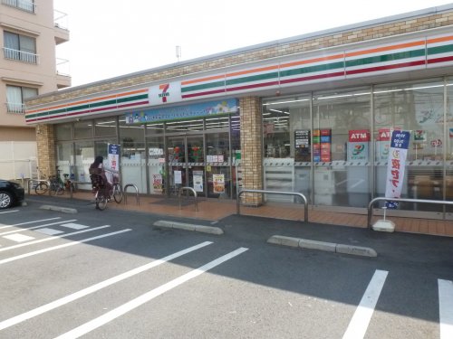 コンビニ　セブンイレブン 吉祥寺南町3丁目店（コンビニ）まで675m