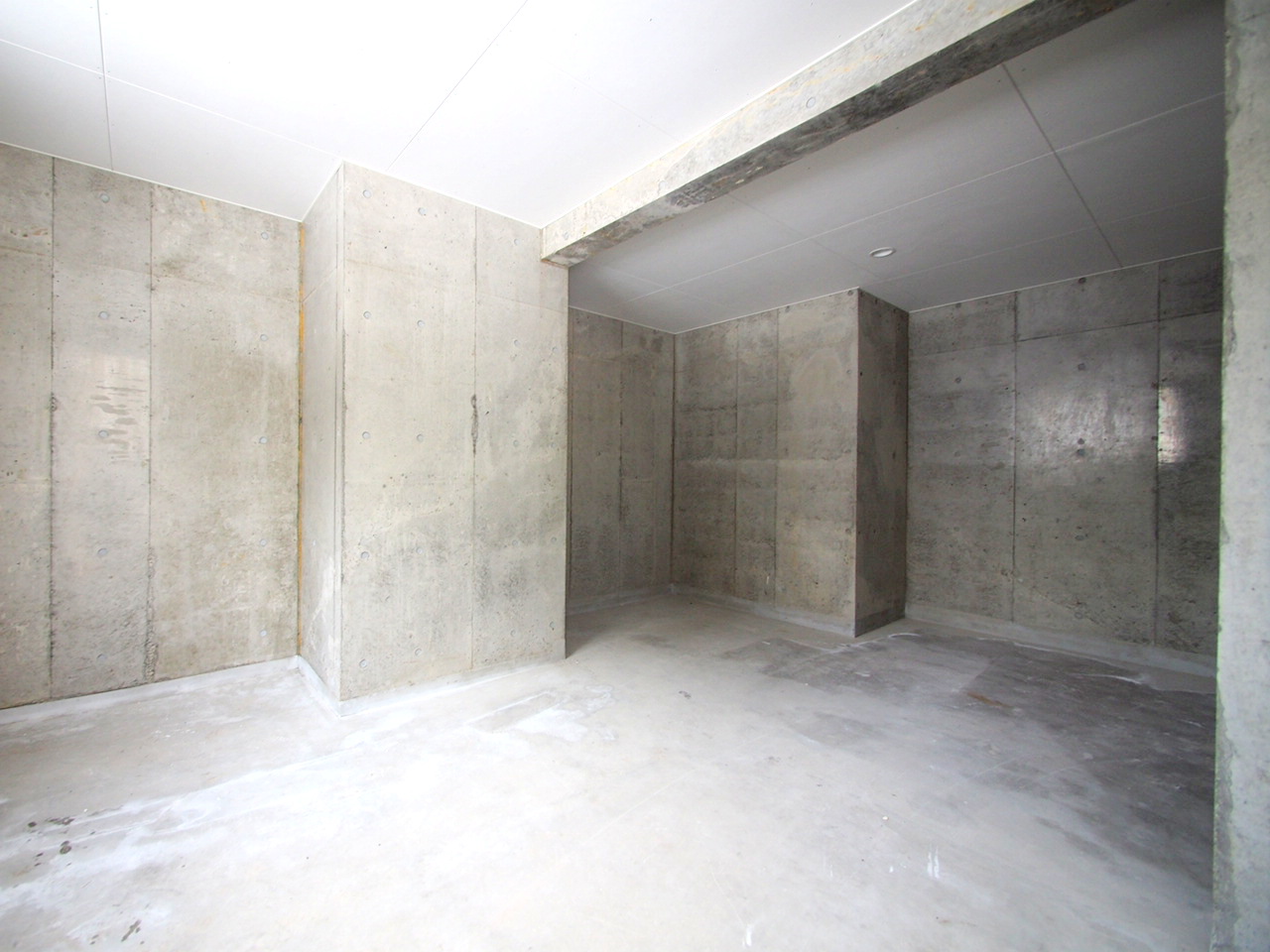 その他共有部分　屋内駐輪場完備しています♪