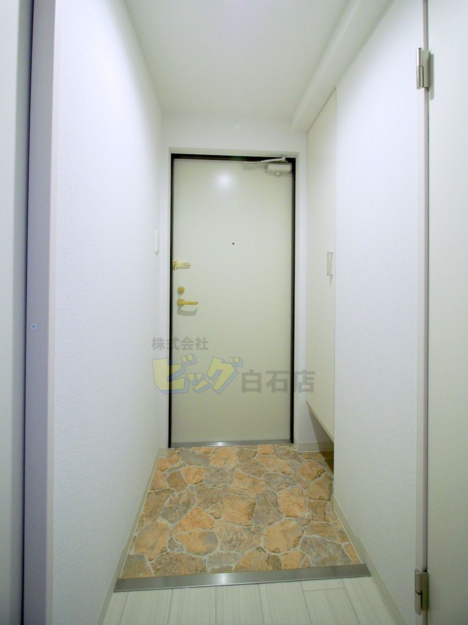 玄関　広々とした玄関です♪