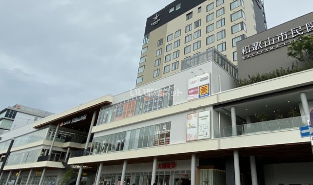 スーパー　ロックスターファームズ キーノ和歌山店（スーパー）まで583m