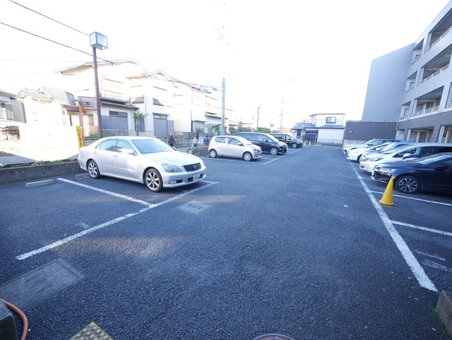 駐車場　★敷地内に駐車場がございます★