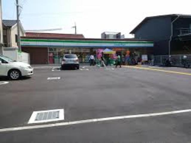 コンビニ　ファミリーマート江坂町二丁目店（コンビニ）まで650m