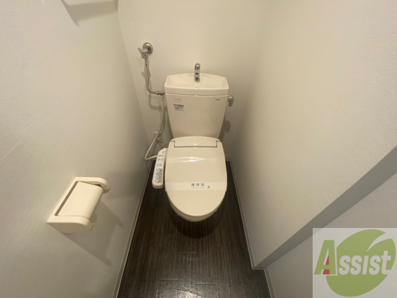 トイレ　トイレです。ウォシュレット付を探している方、おすすめです。