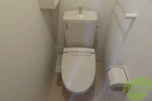 トイレ　嬉しいウォシュレット機能付きです。シャワートイレは便利ですね