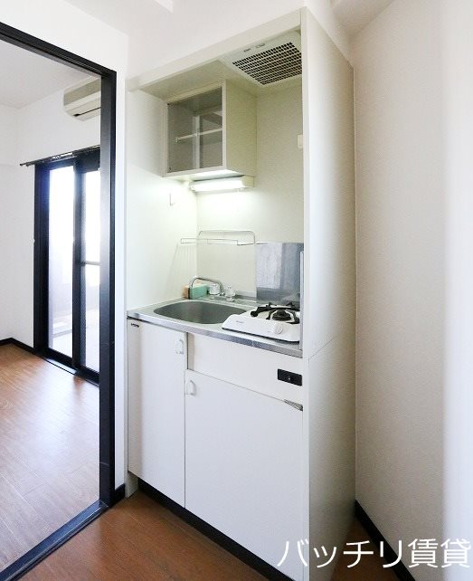 キッチン　※同マンション別部屋写真のため、現状優先。