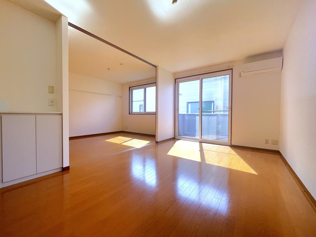 クラージュの居間写真