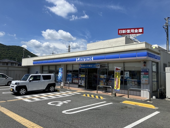 コンビニ　ローソン加東上滝野店（コンビニ）まで386m
