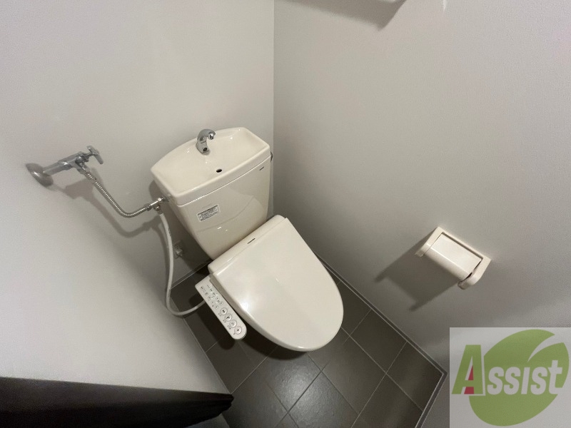 トイレ　こちらはトイレです。清潔感があり、安心して使用できます。