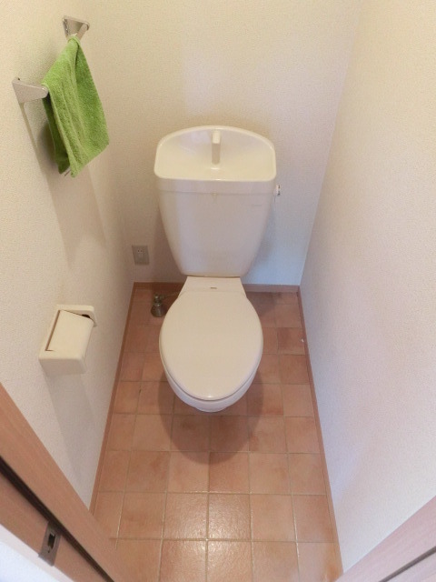 トイレ　清潔感のあるトイレですよ。