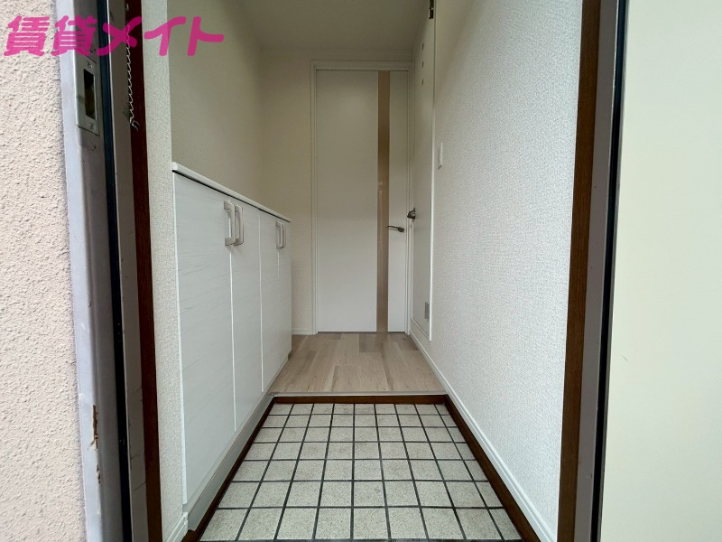 玄関　別部屋参考写真です