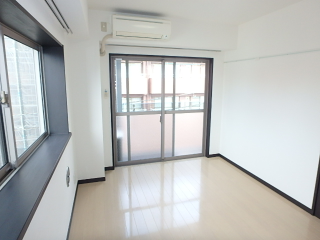 居室・リビング　高級感のあるお部屋で新生活をスタート。
