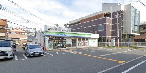 コンビニ　ファミリーマート 新高小学校前店（コンビニ）まで378m