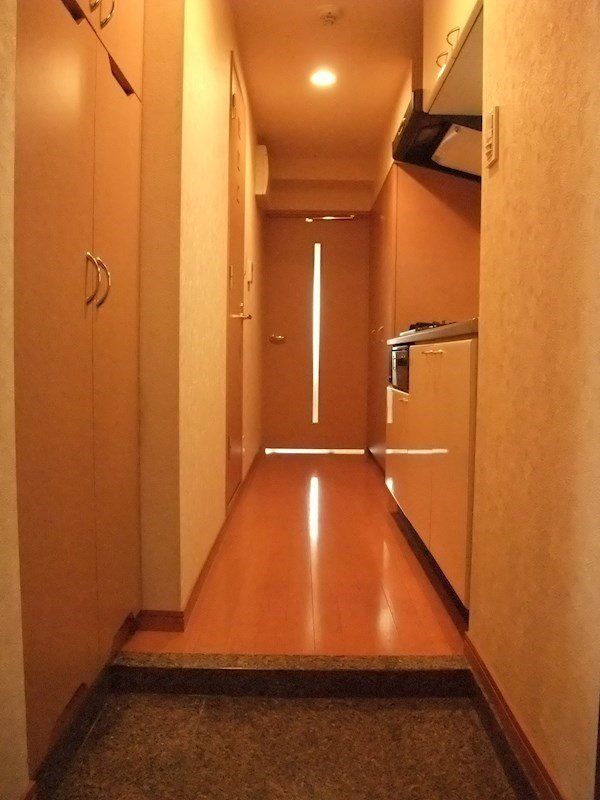 玄関　※別部屋の参考画像です