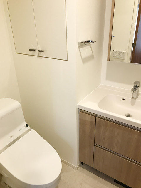 トイレ　※写真は同タイプ住戸です。