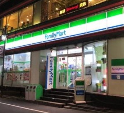 コンビニ　ファミリーマート 渋谷笹塚二丁目西店（コンビニ）まで542m