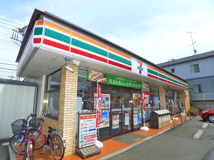 コンビニ　セブンイレブン（コンビニ）まで198m