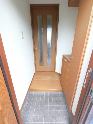 ＪＲ成田線 安食駅 徒歩7分 2階建 築26年の玄関写真