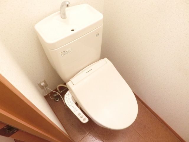 メゾン・ド・ルミエールBのトイレ写真