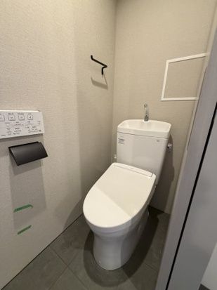 東京メトロ丸ノ内線 南阿佐ケ谷駅 徒歩8分 4階建 築1年のトイレ写真