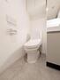 トイレ　落ち着いた色調のトイレです