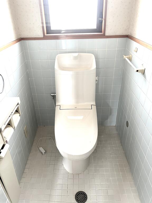 服部戸建 物件♪のトイレ写真