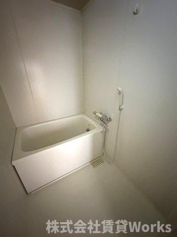 バス・シャワールーム　ゆったり過ごせるお風呂です