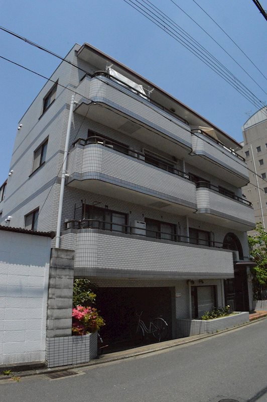 京都市下京区柿本町のマンションの建物外観