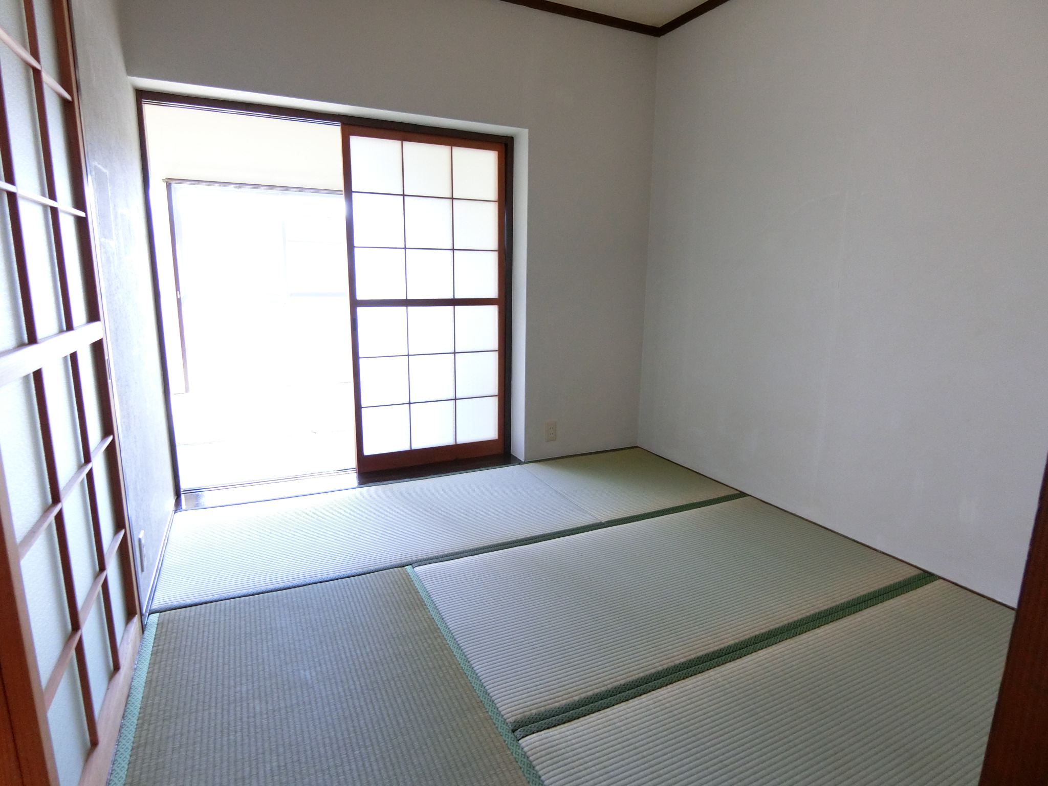 セキュリティ　広々とした洋室