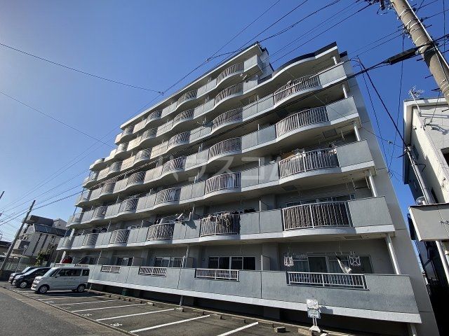 名古屋市港区高木町のマンションの建物外観