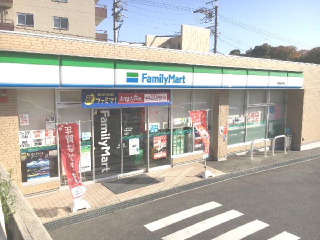 コンビニ　ファミリーマート千種猫洞通店（コンビニ）まで440m