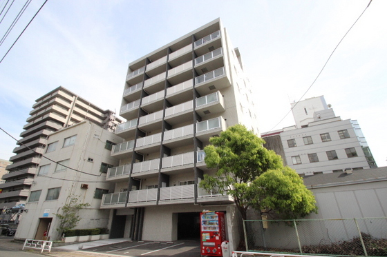 広島市東区光町のマンションの建物外観